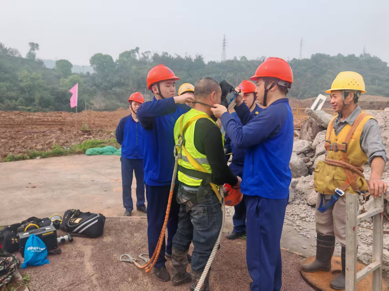 化工园区西区污水提升项目 有限空间作业顺利完成(图1)