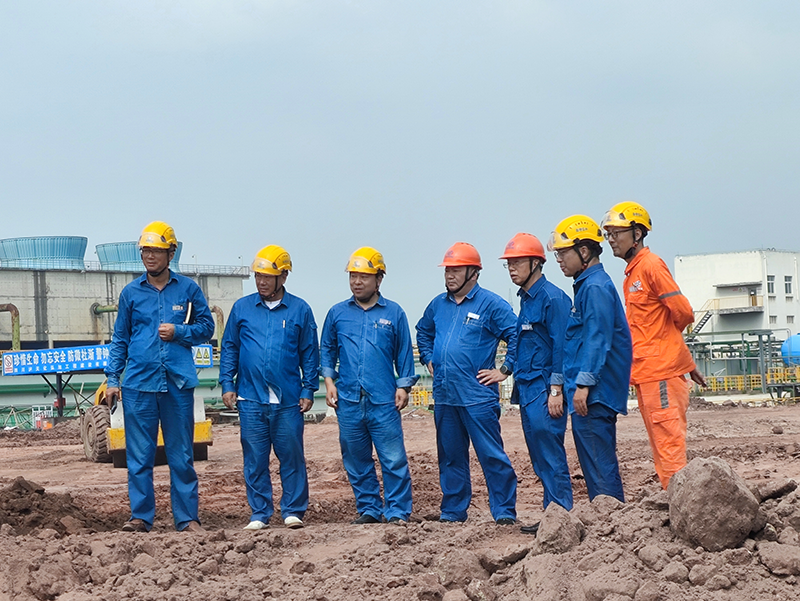 箱涵基坑全线贯通！傅利才、陈懋金莅临现场指导(图1)