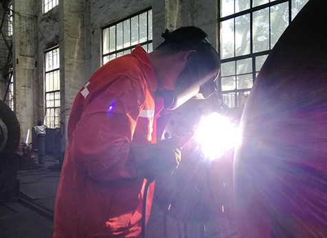 在弧光中践行的璀璨初心--弘旭公司焊接高级技师蒋兴勇